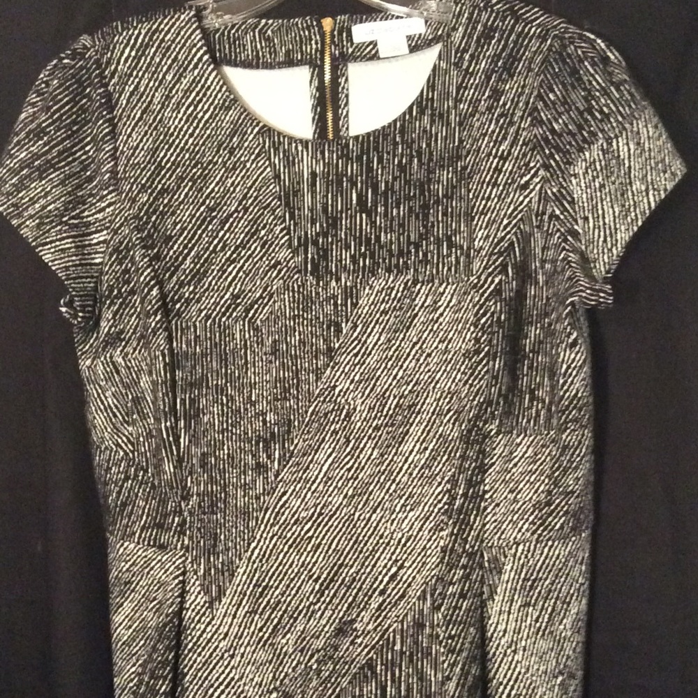 Liz Claiborne woven short sleeve black/white top